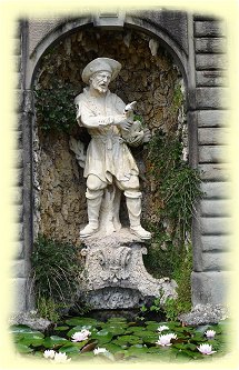 Collodi - Villa Garzoni - Bauer mit dem Truthahn Collodi - Villa Garzoni - Bauer mit dem Truthahn