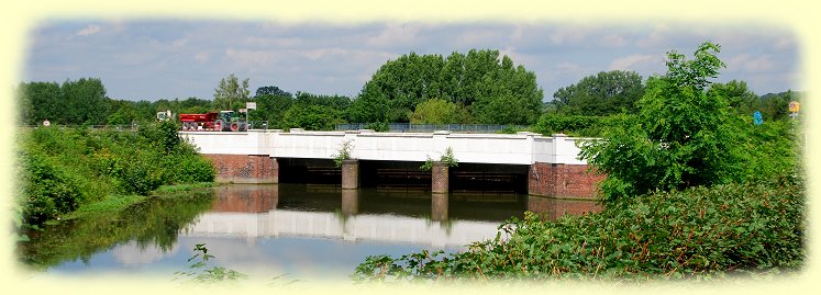 Blick auf das Einlaufbauwerks des Ahsefluss - Dükers - Juni 2016 Blick auf das Einlaufbauwerks des Ahsefluss - Dükers - Juni 2016