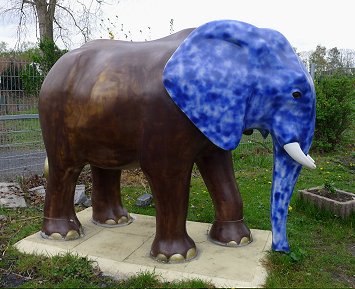 Elefant an der Yunus Emre Moschee