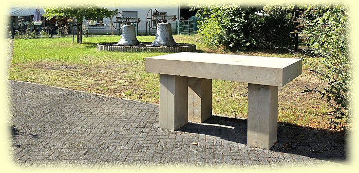 Erlserzentrum - Altar