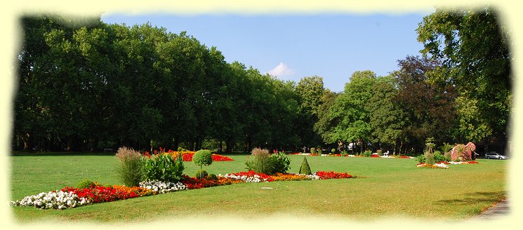 Kurparkwiese mit Elefant