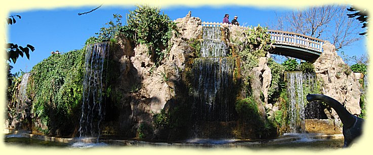 Wasserfall im Parque Genoves.
