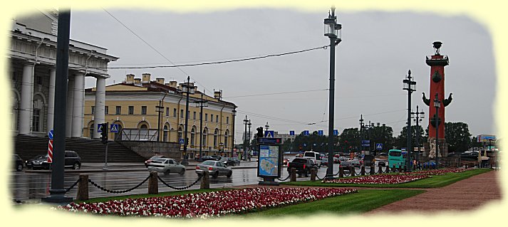 St. Petersburg - Brsenplatz mit den malerischen dunkelroten Rostra-Sulen