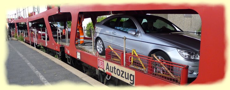 Autoreisezug in Dsseldorf - verladen der PKWs