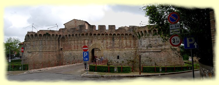 Colle di Val d ´Elsa - Collo Alto - Eingangstor La Porta Colle di Val d ´Elsa - Collo Alto - Eingangstor La Porta
