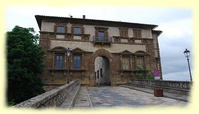 Colle di Val d Elsa - Collo Alto - steinerne Brcke mit Palazzo Campana