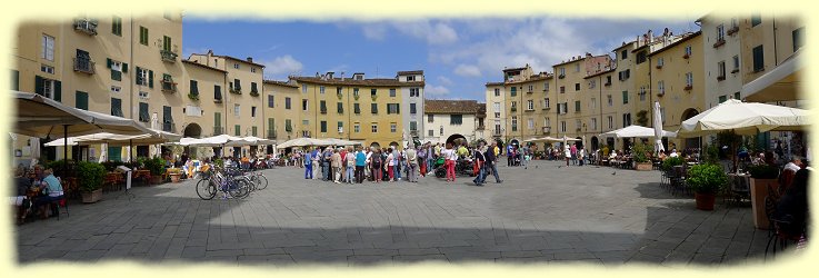 Lucca    Piazza Anfiteatro