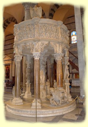 Pisa - Dom Santa Maria Assunta - sechseckige Kanzel