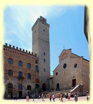 San Gimignani - Domplatz mit Kirche Maria Himmelfahrt und Palazzo del Popolo mit  Torre Grosso