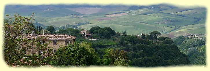 Volterra - Blick von der Stadtmauer ins Tal